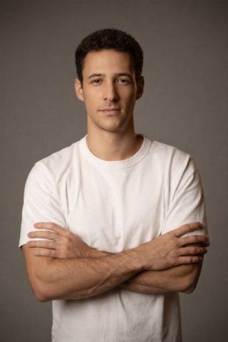 Retrat de Yamil Mateo, responsable de producte i enginyeria de HappyRobot